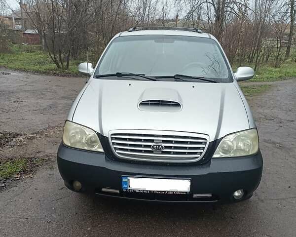 Серый Киа Карнивал, объемом двигателя 2.9 л и пробегом 348 тыс. км за 4300 $, фото 1 на Automoto.ua