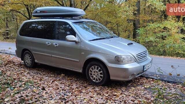 Серый Киа Карнивал, объемом двигателя 2.9 л и пробегом 413 тыс. км за 3700 $, фото 1 на Automoto.ua