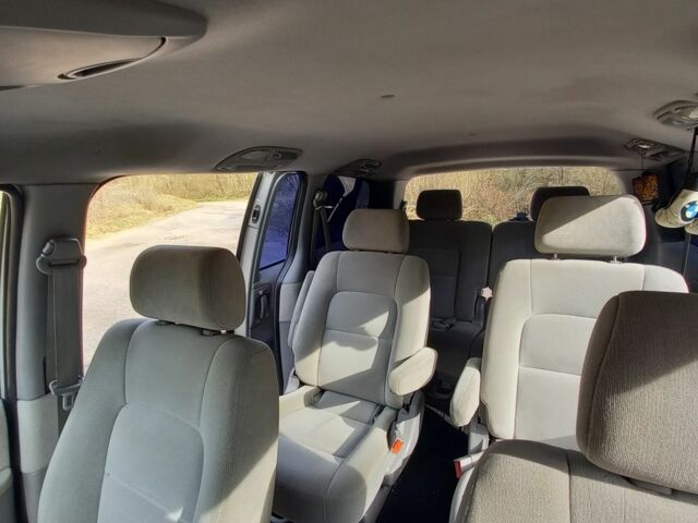 Серый Киа Карнивал, объемом двигателя 2.9 л и пробегом 147 тыс. км за 4709 $, фото 1 на Automoto.ua