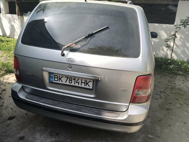 Сірий Кіа Карнівал, об'ємом двигуна 2.9 л та пробігом 311 тис. км за 2000 $, фото 1 на Automoto.ua