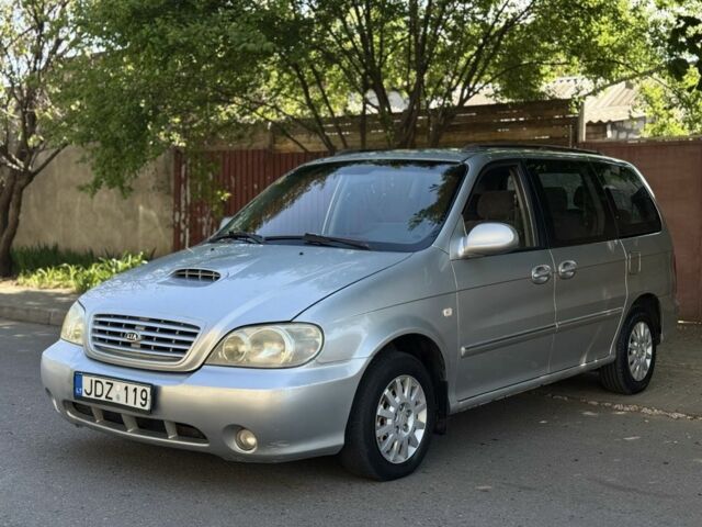 Серый Киа Карнивал, объемом двигателя 2.9 л и пробегом 260 тыс. км за 2350 $, фото 1 на Automoto.ua