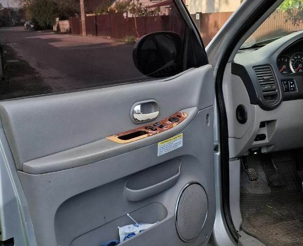 Серый Киа Карнивал, объемом двигателя 0 л и пробегом 340 тыс. км за 1808 $, фото 1 на Automoto.ua