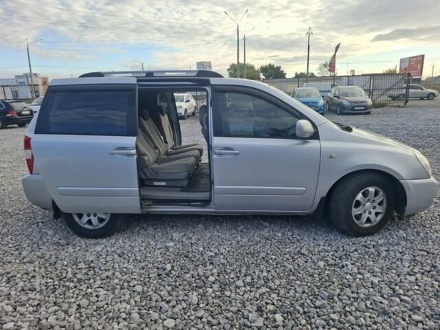 Сірий Кіа Карнівал, об'ємом двигуна 2.9 л та пробігом 267 тис. км за 5400 $, фото 1 на Automoto.ua