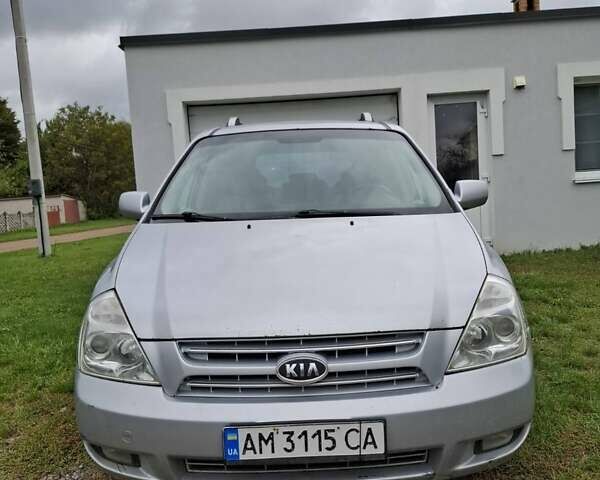 Серый Киа Карнивал, объемом двигателя 2.9 л и пробегом 336 тыс. км за 6300 $, фото 1 на Automoto.ua