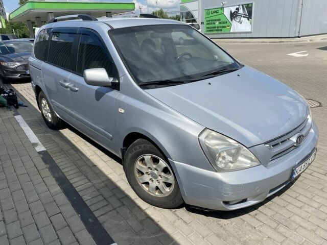 Серый Киа Карнивал, объемом двигателя 2.9 л и пробегом 407 тыс. км за 5900 $, фото 1 на Automoto.ua