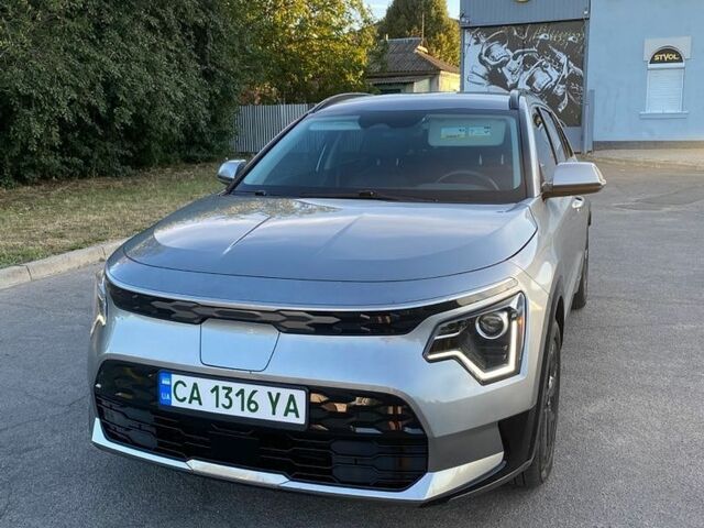 Серый Киа Карнивал, объемом двигателя 2.2 л и пробегом 63 тыс. км за 17500 $, фото 1 на Automoto.ua