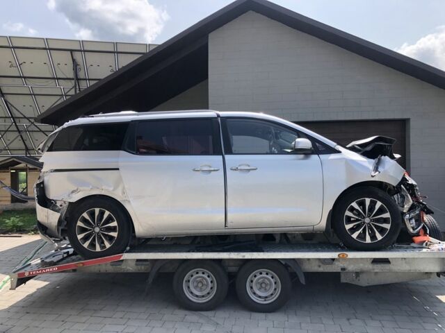 Сірий Кіа Карнівал, об'ємом двигуна 0 л та пробігом 2 тис. км за 3500 $, фото 1 на Automoto.ua