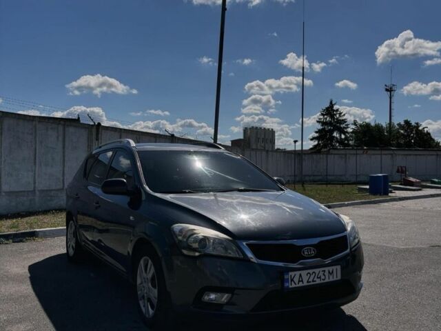 Серый Киа Сид, объемом двигателя 1.4 л и пробегом 200 тыс. км за 6000 $, фото 1 на Automoto.ua