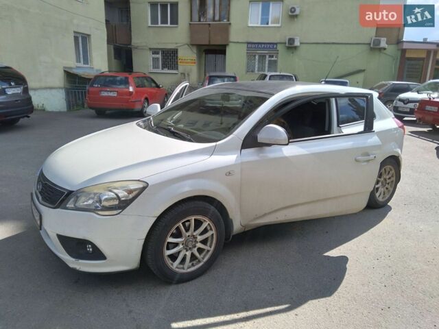 Белый Киа Сид, объемом двигателя 1.4 л и пробегом 197 тыс. км за 4600 $, фото 1 на Automoto.ua