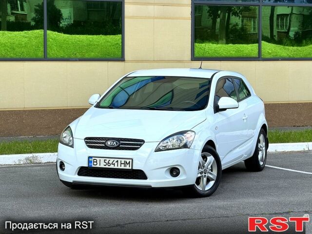 Белый Киа Сид, объемом двигателя 2 л и пробегом 161 тыс. км за 6950 $, фото 1 на Automoto.ua