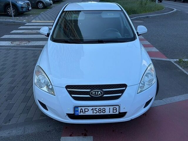 Білий Кіа Сід, об'ємом двигуна 1.6 л та пробігом 230 тис. км за 5200 $, фото 1 на Automoto.ua