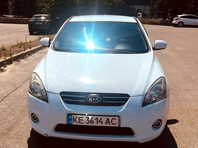 Белый Киа Сид, объемом двигателя 1.6 л и пробегом 230 тыс. км за 6000 $, фото 1 на Automoto.ua