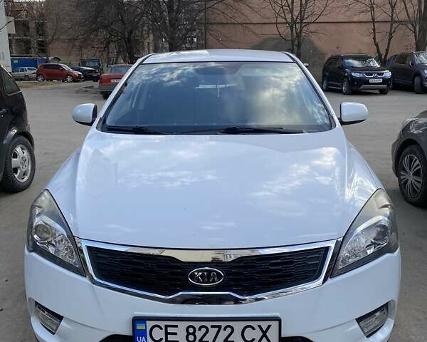 Белый Киа Сид, объемом двигателя 1.4 л и пробегом 180 тыс. км за 8000 $, фото 1 на Automoto.ua