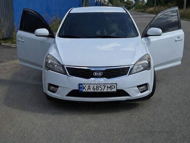 Білий Кіа Сід, об'ємом двигуна 1.59 л та пробігом 190 тис. км за 6800 $, фото 1 на Automoto.ua