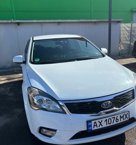 Белый Киа Сид, объемом двигателя 1.59 л и пробегом 132 тыс. км за 7999 $, фото 1 на Automoto.ua