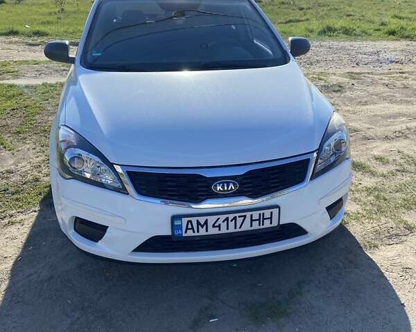 Белый Киа Сид, объемом двигателя 1.4 л и пробегом 126 тыс. км за 6900 $, фото 1 на Automoto.ua