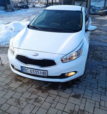 Белый Киа Сид, объемом двигателя 1.58 л и пробегом 194 тыс. км за 8500 $, фото 1 на Automoto.ua