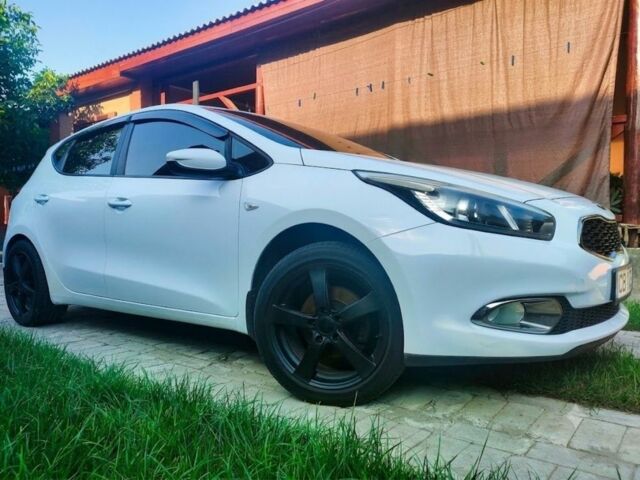 Белый Киа Сид, объемом двигателя 0 л и пробегом 239 тыс. км за 8103 $, фото 1 на Automoto.ua