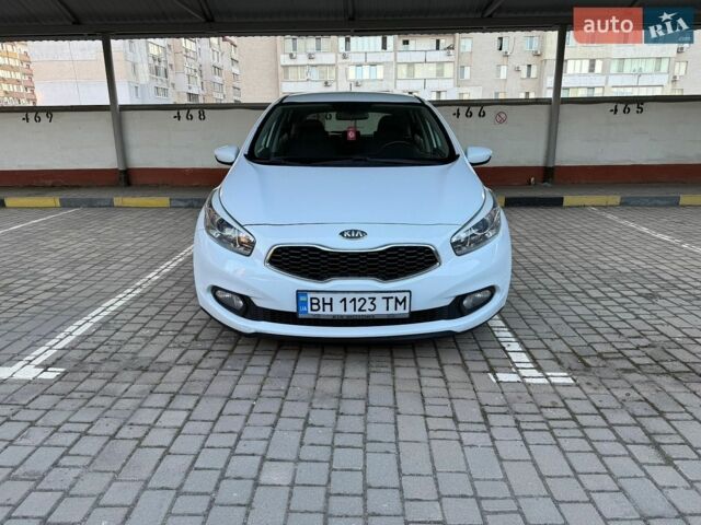 Белый Киа Сид, объемом двигателя 1.4 л и пробегом 287 тыс. км за 6900 $, фото 1 на Automoto.ua