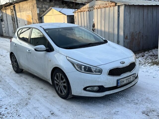 Білий Кіа Сід, об'ємом двигуна 1.4 л та пробігом 278 тис. км за 7300 $, фото 1 на Automoto.ua