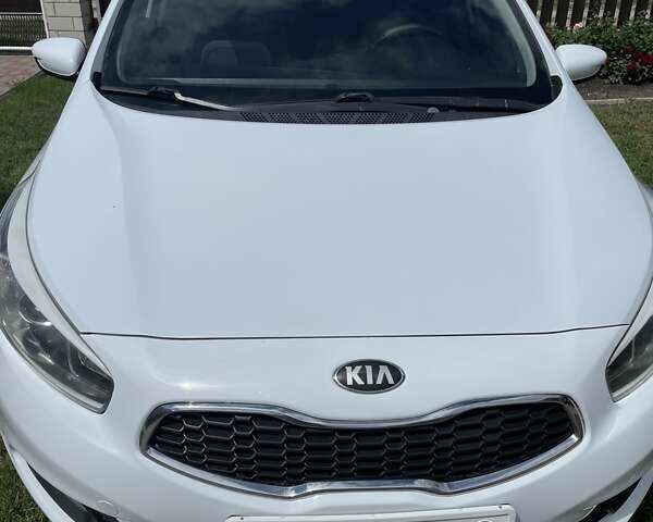 Білий Кіа Сід, об'ємом двигуна 1.59 л та пробігом 180 тис. км за 9400 $, фото 1 на Automoto.ua