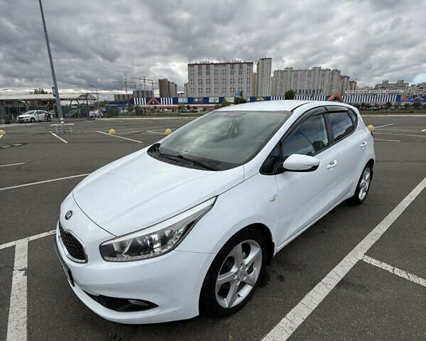 Белый Киа Сид, объемом двигателя 1.4 л и пробегом 154 тыс. км за 8000 $, фото 1 на Automoto.ua