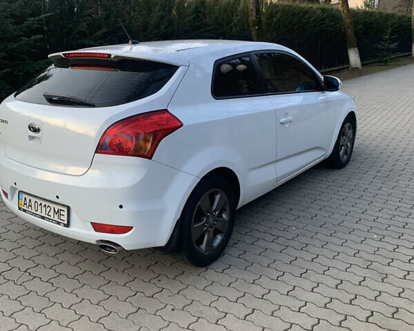 Белый Киа Сид, объемом двигателя 1.6 л и пробегом 129 тыс. км за 8200 $, фото 1 на Automoto.ua