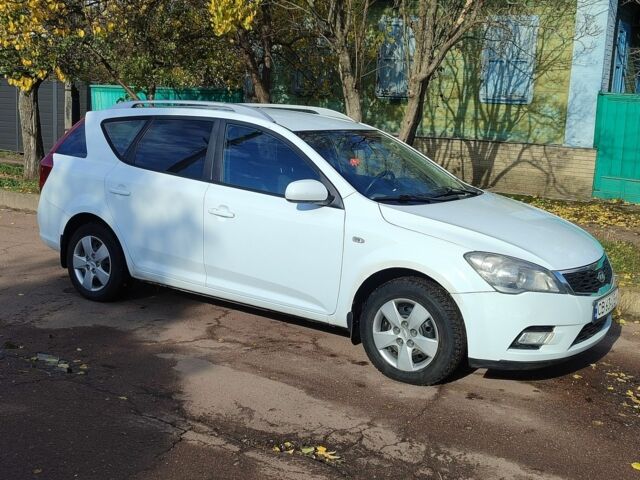 Білий Кіа Сід, об'ємом двигуна 1.6 л та пробігом 241 тис. км за 6600 $, фото 1 на Automoto.ua