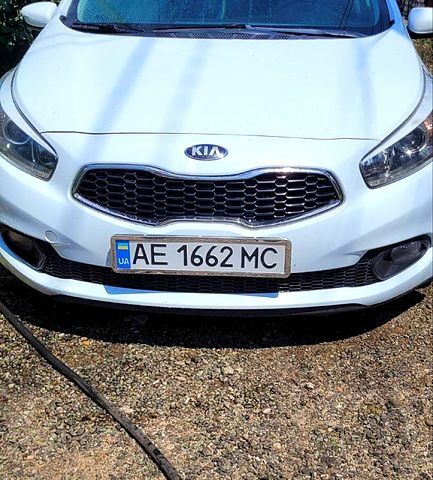Белый Киа Сид, объемом двигателя 1.6 л и пробегом 28 тыс. км за 7000 $, фото 1 на Automoto.ua