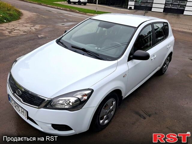 Білий Кіа Сід, об'ємом двигуна 1.6 л та пробігом 192 тис. км за 6500 $, фото 1 на Automoto.ua