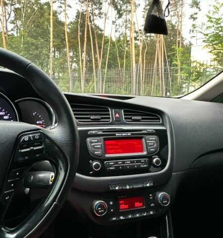 Білий Кіа Сід, об'ємом двигуна 1.6 л та пробігом 258 тис. км за 7200 $, фото 1 на Automoto.ua