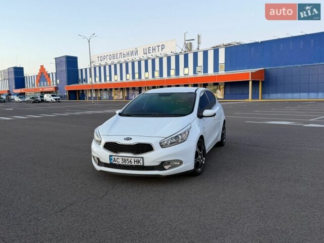 Білий Кіа Сід, об'ємом двигуна 1.4 л та пробігом 249 тис. км за 7800 $, фото 1 на Automoto.ua