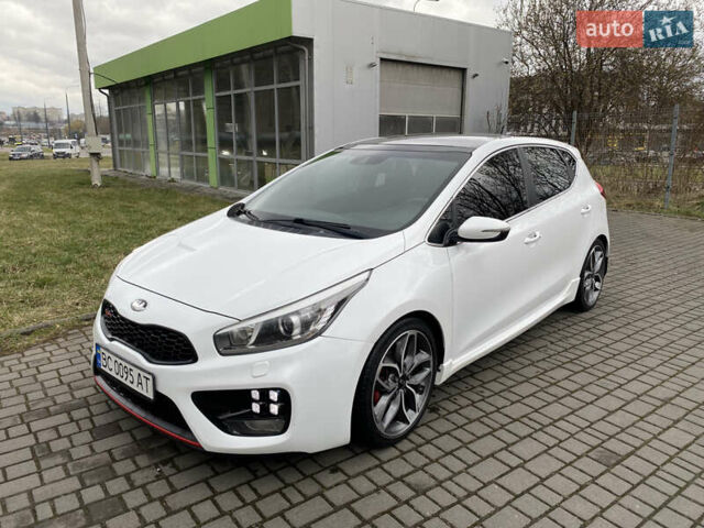 Белый Киа Сид, объемом двигателя 1.59 л и пробегом 127 тыс. км за 10500 $, фото 1 на Automoto.ua