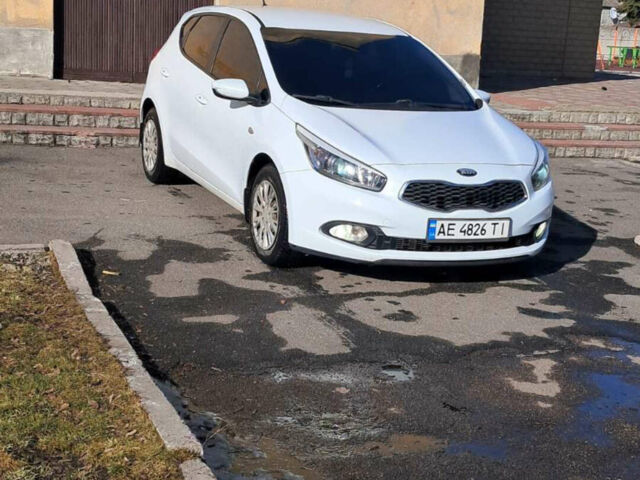 Белый Киа Сид, объемом двигателя 1.6 л и пробегом 260 тыс. км за 7300 $, фото 1 на Automoto.ua