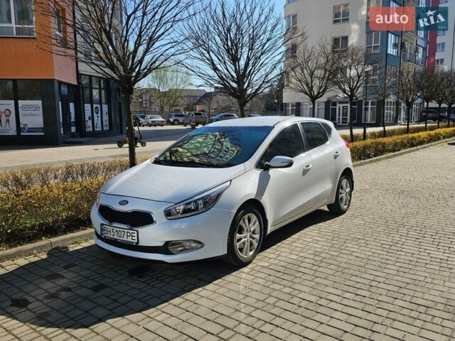 Білий Кіа Сід, об'ємом двигуна 1.59 л та пробігом 197 тис. км за 8500 $, фото 1 на Automoto.ua