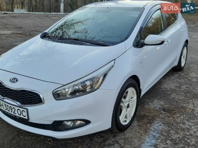 Білий Кіа Сід, об'ємом двигуна 1.6 л та пробігом 137 тис. км за 9000 $, фото 1 на Automoto.ua
