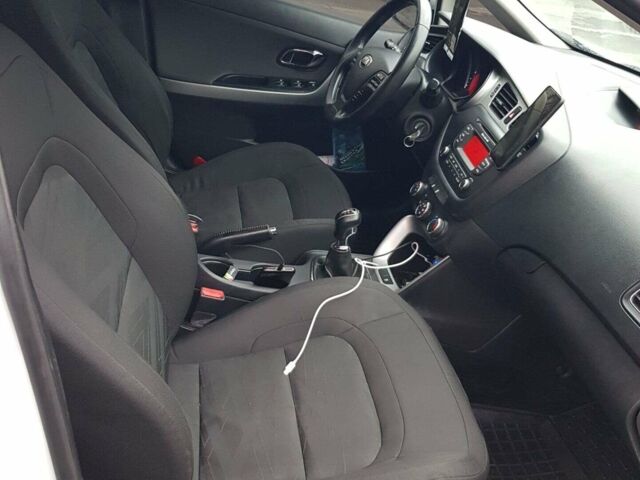 Белый Киа Сид, объемом двигателя 1.4 л и пробегом 178 тыс. км за 8300 $, фото 1 на Automoto.ua