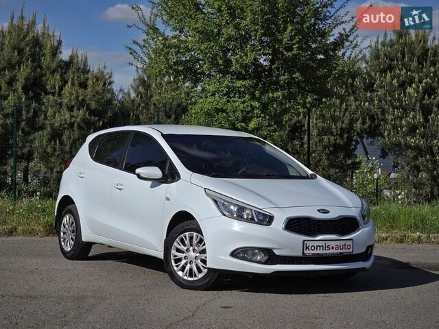 Белый Киа Сид, объемом двигателя 1.58 л и пробегом 122 тыс. км за 10999 $, фото 1 на Automoto.ua