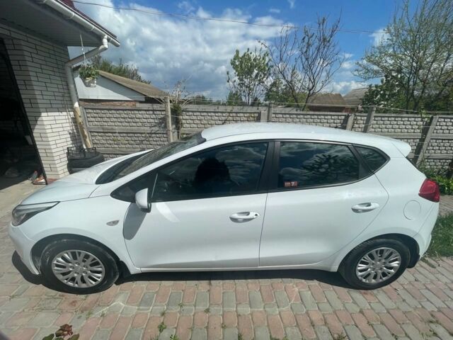 Білий Кіа Сід, об'ємом двигуна 1.6 л та пробігом 172 тис. км за 8900 $, фото 1 на Automoto.ua