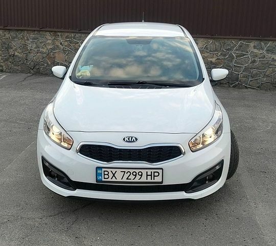 Белый Киа Сид, объемом двигателя 1.4 л и пробегом 189 тыс. км за 7950 $, фото 1 на Automoto.ua
