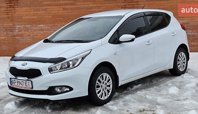 Белый Киа Сид, объемом двигателя 1.6 л и пробегом 83 тыс. км за 11800 $, фото 1 на Automoto.ua