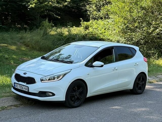 Білий Кіа Сід, об'ємом двигуна 1.6 л та пробігом 231 тис. км за 7900 $, фото 1 на Automoto.ua