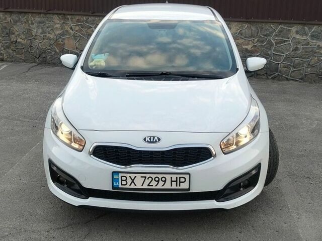 Белый Киа Сид, объемом двигателя 1.4 л и пробегом 189 тыс. км за 7800 $, фото 1 на Automoto.ua