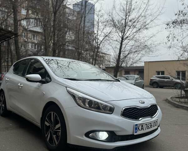 Белый Киа Сид, объемом двигателя 1.58 л и пробегом 108 тыс. км за 11500 $, фото 1 на Automoto.ua