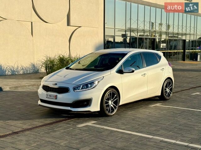 Белый Киа Сид, объемом двигателя 1.6 л и пробегом 180 тыс. км за 13900 $, фото 1 на Automoto.ua