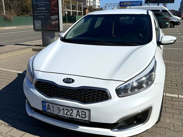 Белый Киа Сид, объемом двигателя 1.6 л и пробегом 228 тыс. км за 11900 $, фото 1 на Automoto.ua