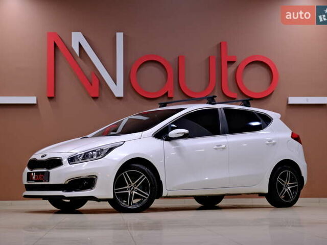 Белый Киа Сид, объемом двигателя 1.59 л и пробегом 134 тыс. км за 11900 $, фото 1 на Automoto.ua