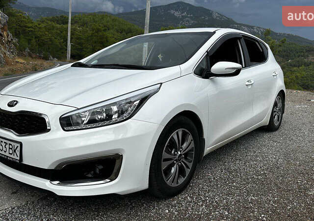 Белый Киа Сид, объемом двигателя 1.6 л и пробегом 89 тыс. км за 12100 $, фото 1 на Automoto.ua