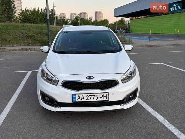 Белый Киа Сид, объемом двигателя 1.58 л и пробегом 85 тыс. км за 11000 $, фото 1 на Automoto.ua