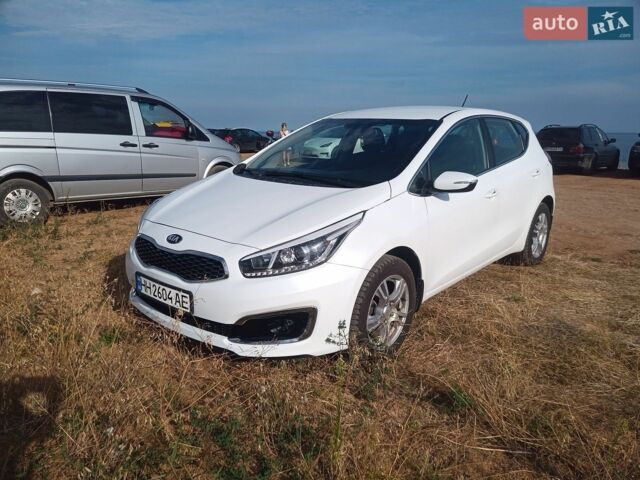 Білий Кіа Сід, об'ємом двигуна 1.6 л та пробігом 108 тис. км за 9988 $, фото 1 на Automoto.ua